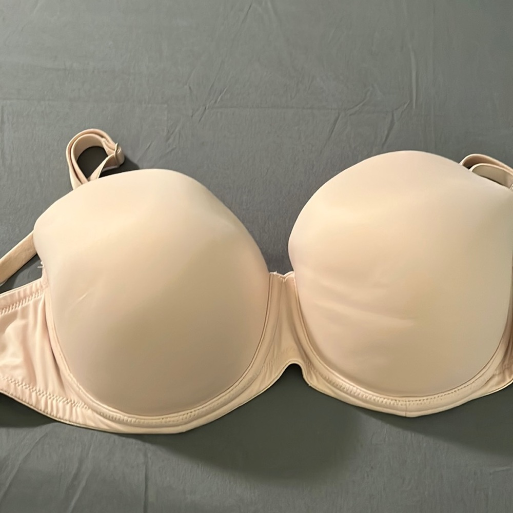 Sold🛍️ Women’s 32DD wear everywhere multi-way bra